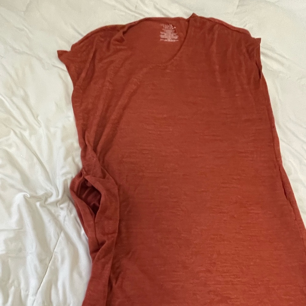 Sleeveless v neck dress with pockets